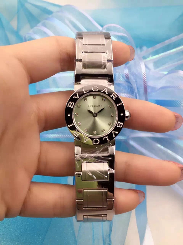 ブルガリ時計正面デザイン